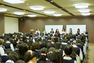 先輩のパネルディスカッション.jpg